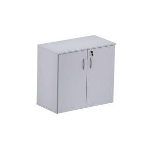 armario bajo, almacenamiento oficina, mueble con puertas, muebles funcionales, organización, almacenamiento compacto.