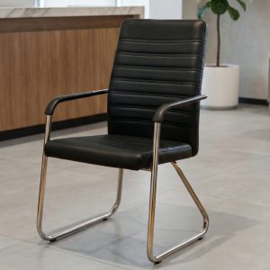 Silla Fija Negra Económica con Base Cromada | Rincón