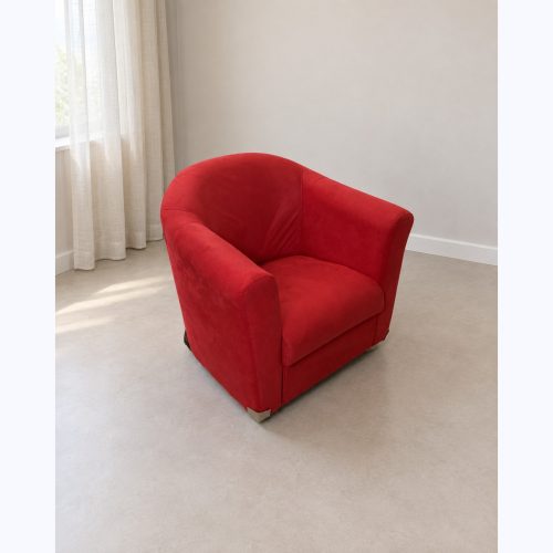 Poltrona Amelie roja de tela suave, vista general
