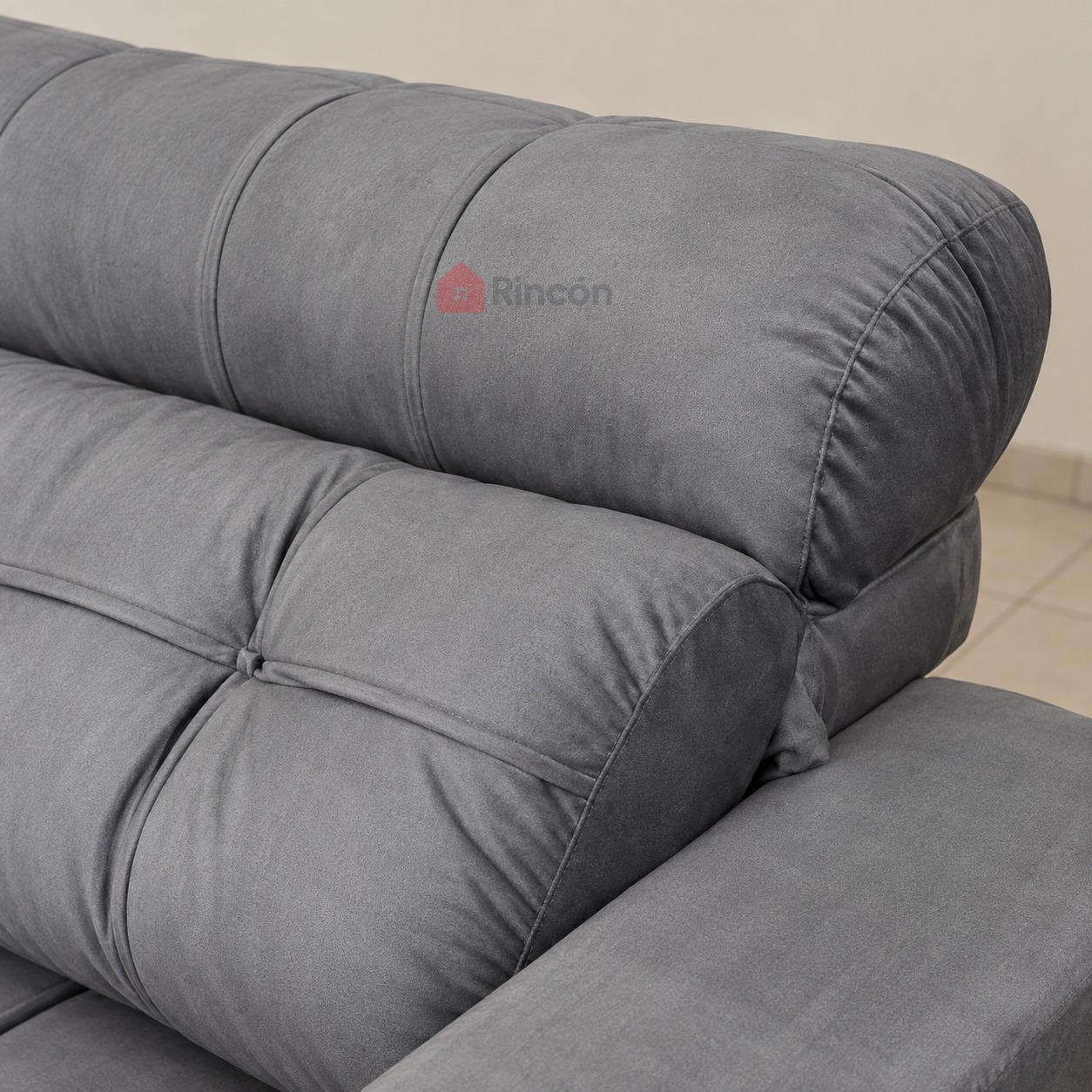 Sofá Atenas gris retráctil reclinable 2 lugares con portavasos, detalle del tapizado y respaldo